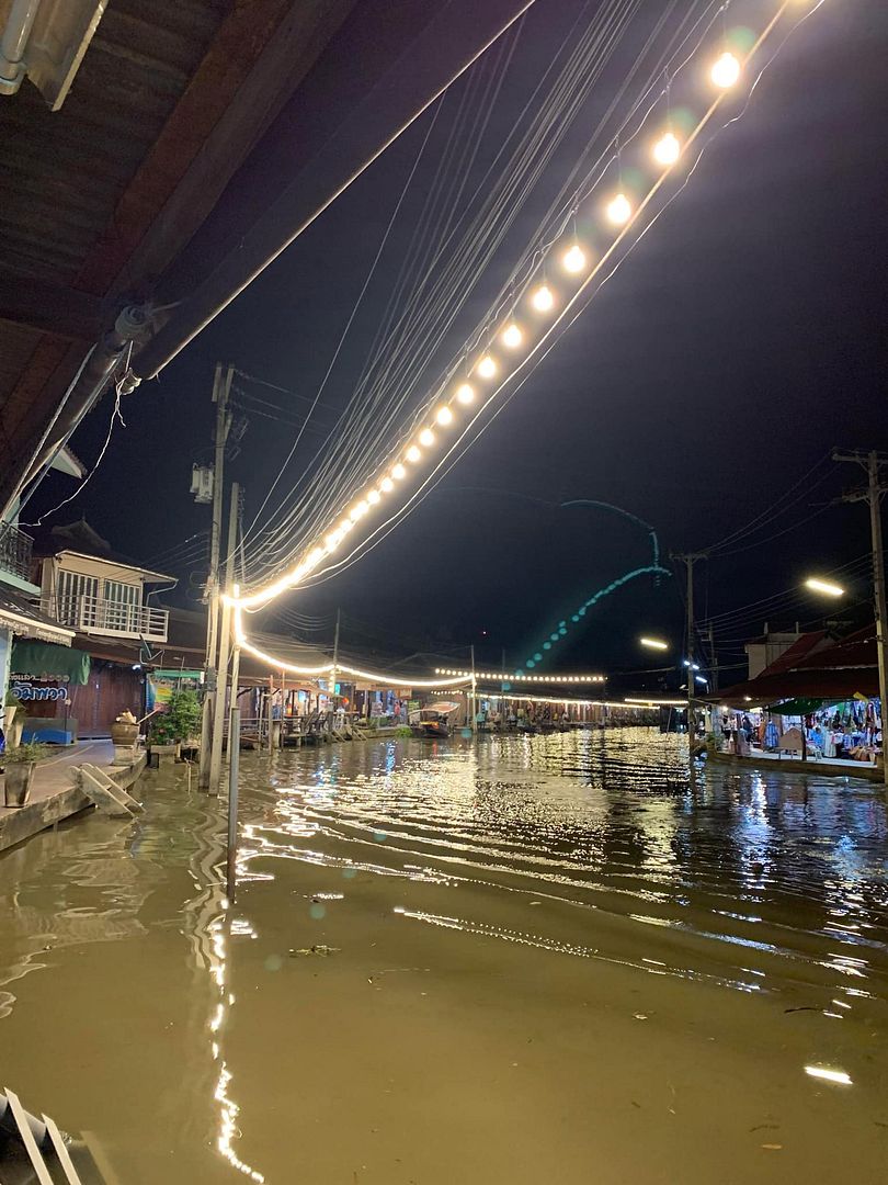 Amphawa Floating Market