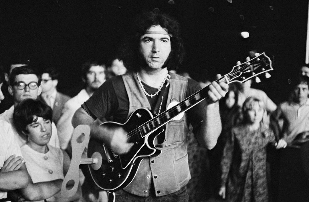 Jerry Garcia live in 1967