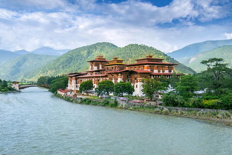 Bhutan (Hidden Treasure of the Himalayas)