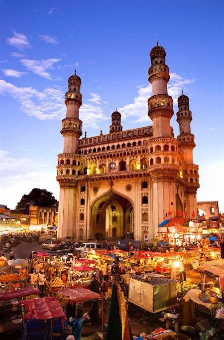 The four pillars around Charminar represent the four caliphs. These pillars or minars are 48.7 meters high. These are four stories, with each floor divided by intricately carved rings that surround it. On the top floor of Chaminar there is a mosque which is believed to be the oldest mosque of Hyderabad city