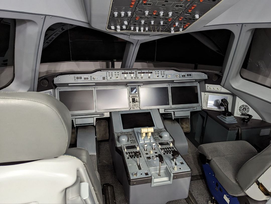 MC-21 COCKPIT