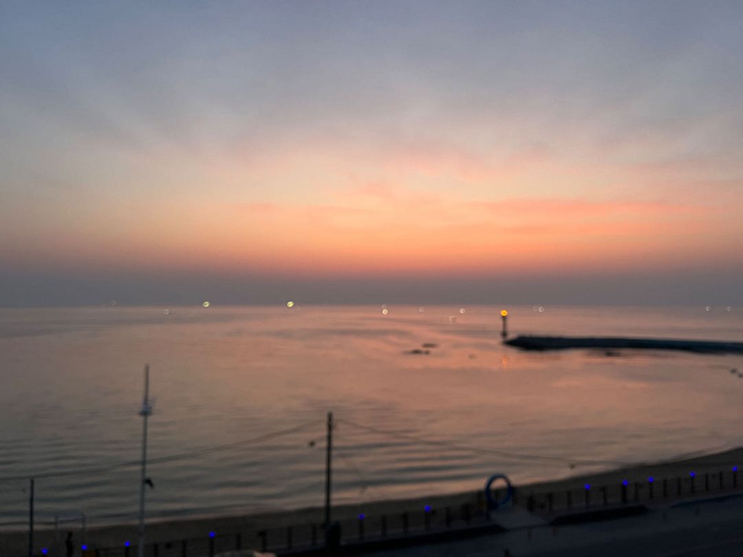 Evening sunset by Gangneung beach (East Sea, Korea)