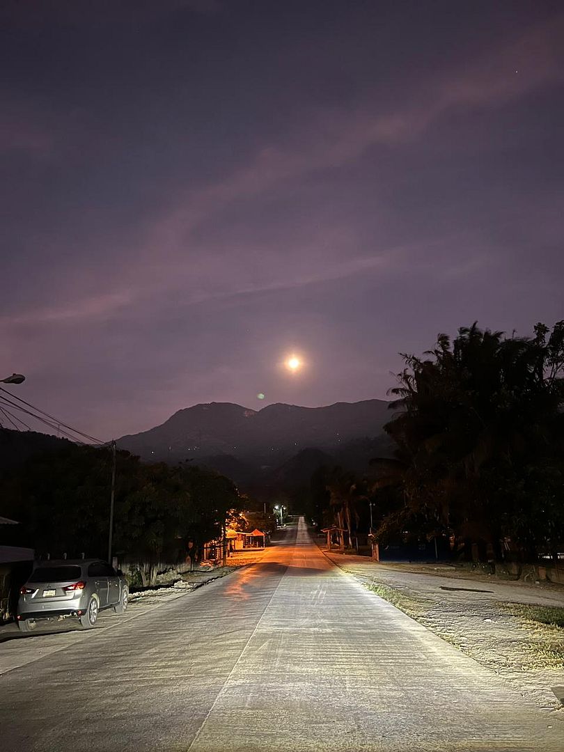 Sunrise Mountain Santa Bárbara, Happy Friday