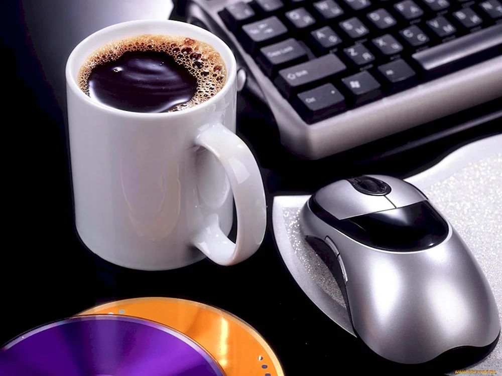 I love weekend mornings! you can sit and take your time drinking coffee at the computer)))