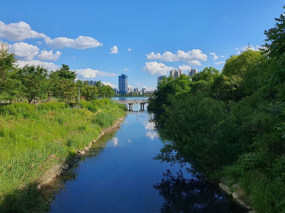 A river connected to the sky.