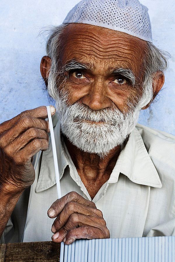 India_-_Delhi_old_man_-_5089