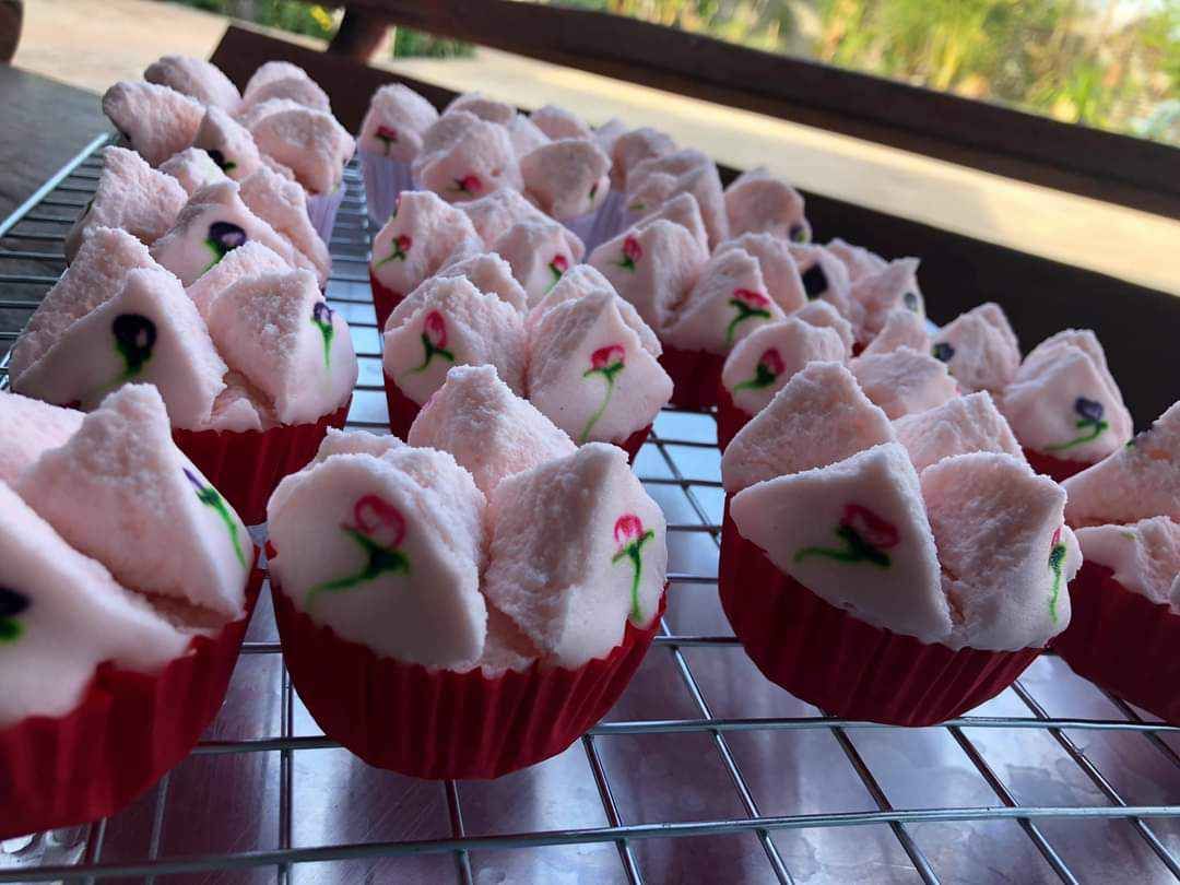 Thai steamed cupcakes (Khanom Pui Fai) 🧁 🌸