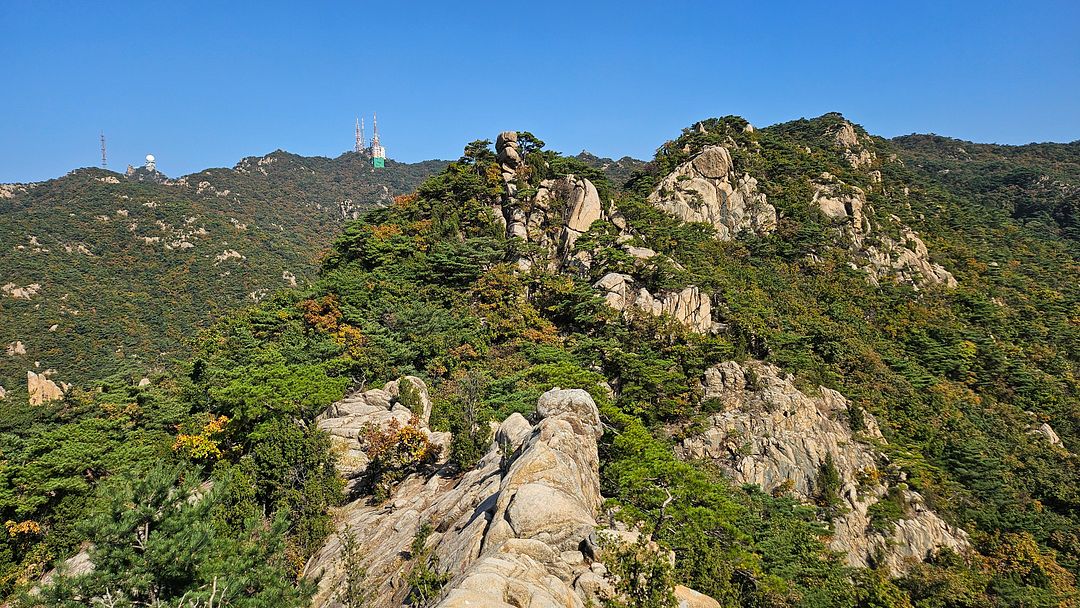 Great view of the Palbong Neungseon in Gwanaksan Mountain! 241012 Seoul, Korea