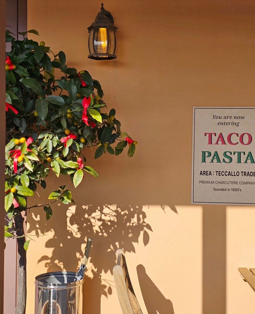 the walls of a tacopasta store