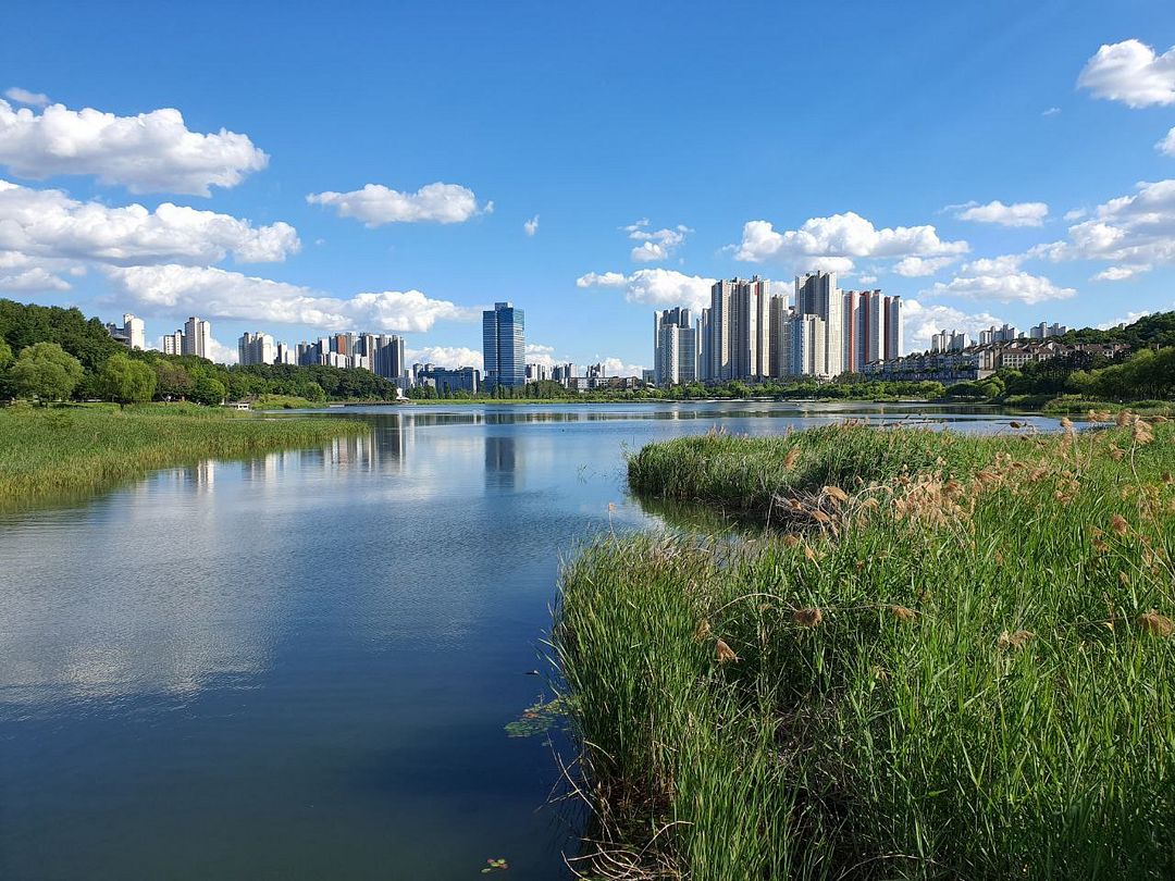 Beautiful sky and lake.