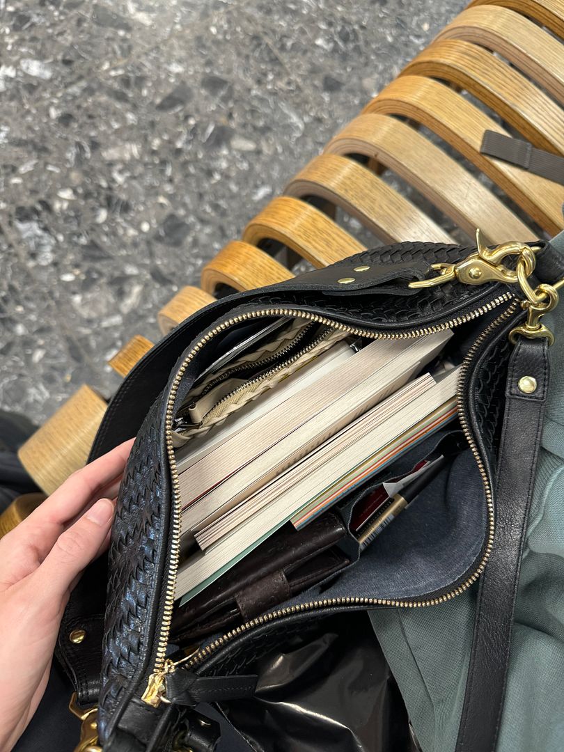 i got that thang on me (books, notebooks, pens oh my)