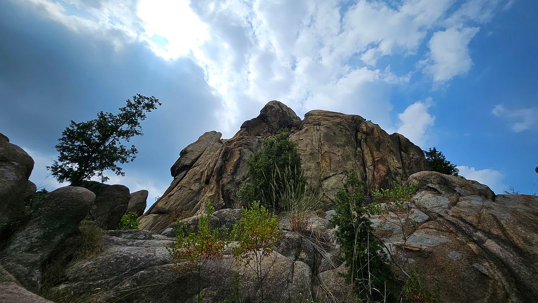 The beautiful sky and overwhelming rocky scenery of Mt. Samseong!  240815 Anyang Gyeonggi-do, Korea