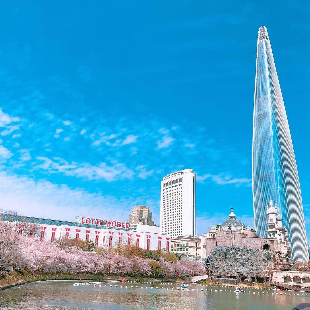 Lotte World and 63 Building Spring