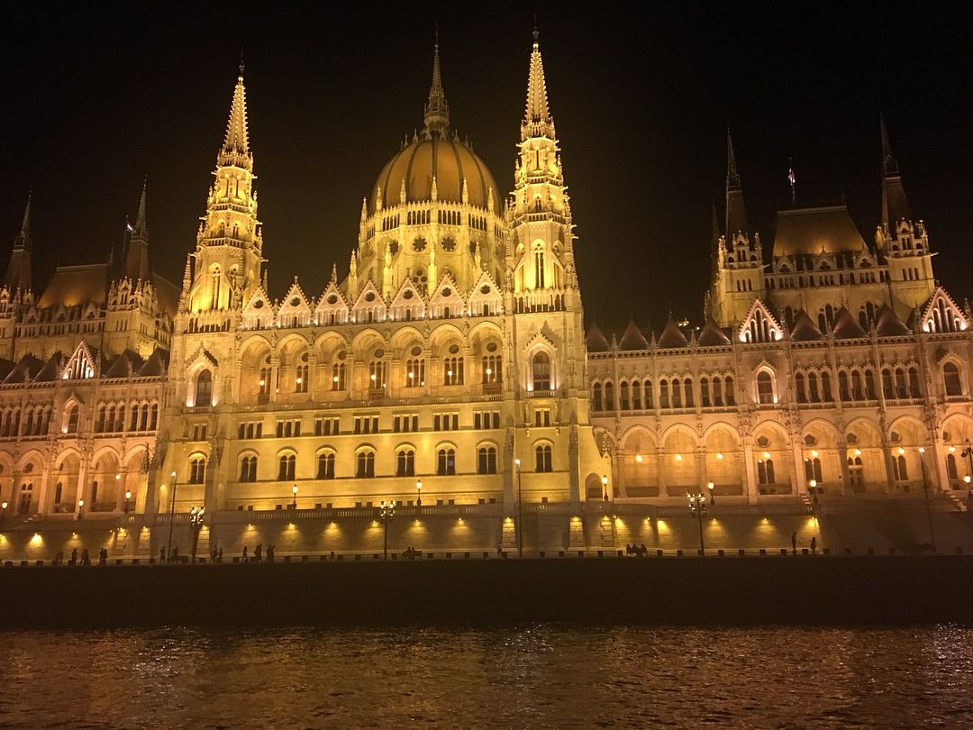 budapest night city