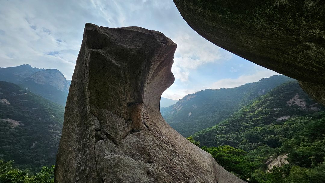 Bukhansan Mountain,  The specialty of Uisang Ridge, Black Panther Rock!  240907 Bukhansan, Seoul, Korea