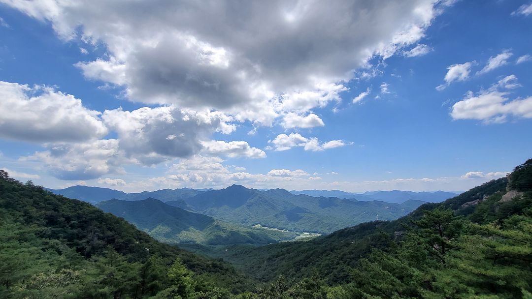 A great view i met at Jangseongbong Peak!  230909 Goesan Chungcheongbuk-do Korea