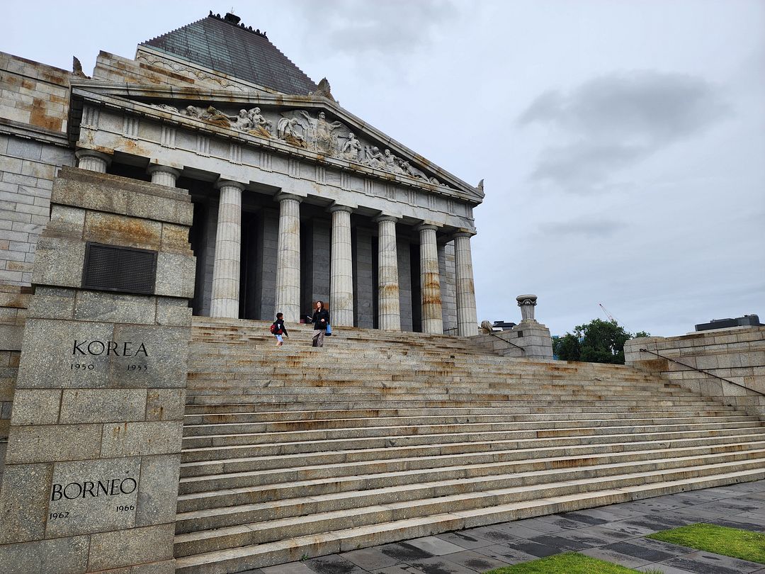 Shrine of Remembrance, one pillar had written "Korea"