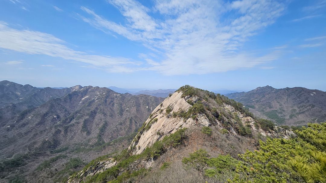 The view from the top of Bubong Peak! Korea, Mungyeong, Mt. Juheul-240330