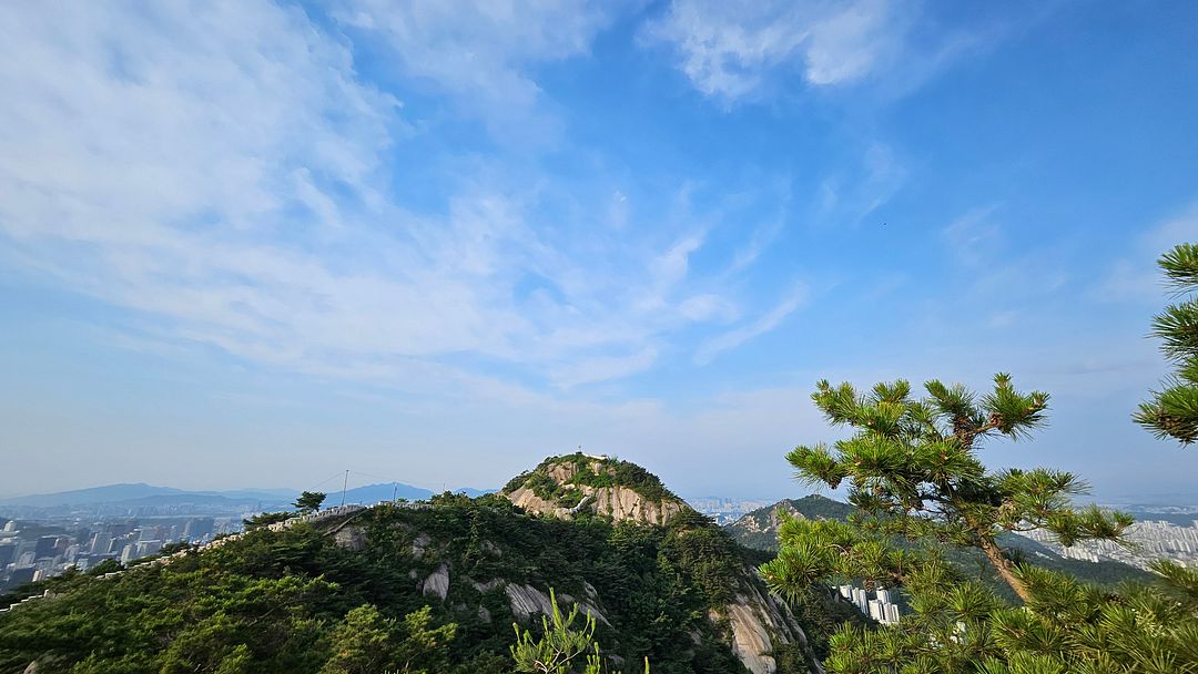 Inwangsan Mountain in the wonderful sky!  240614 Seoul, Korea