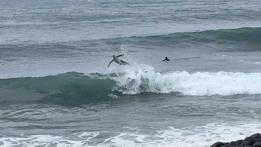 Sunday morning, surf's up