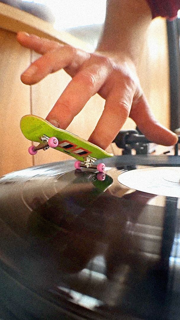 Gnarly Fingerboarding