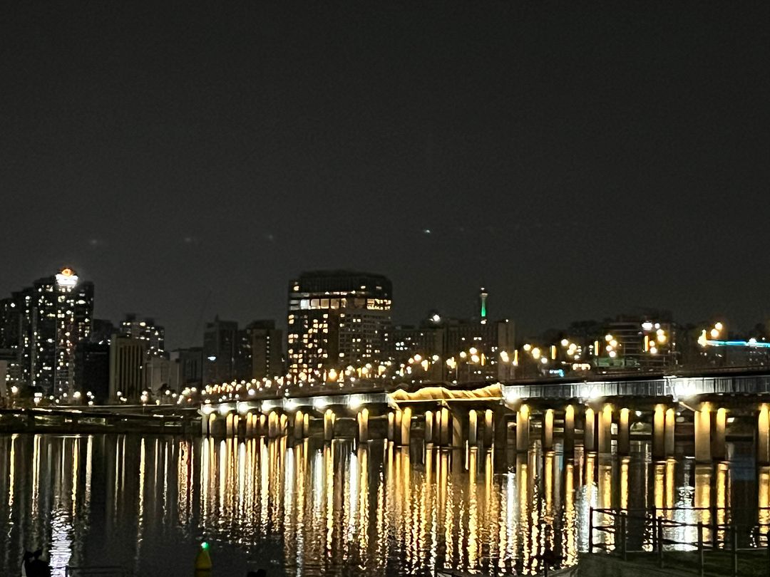 Han River at night