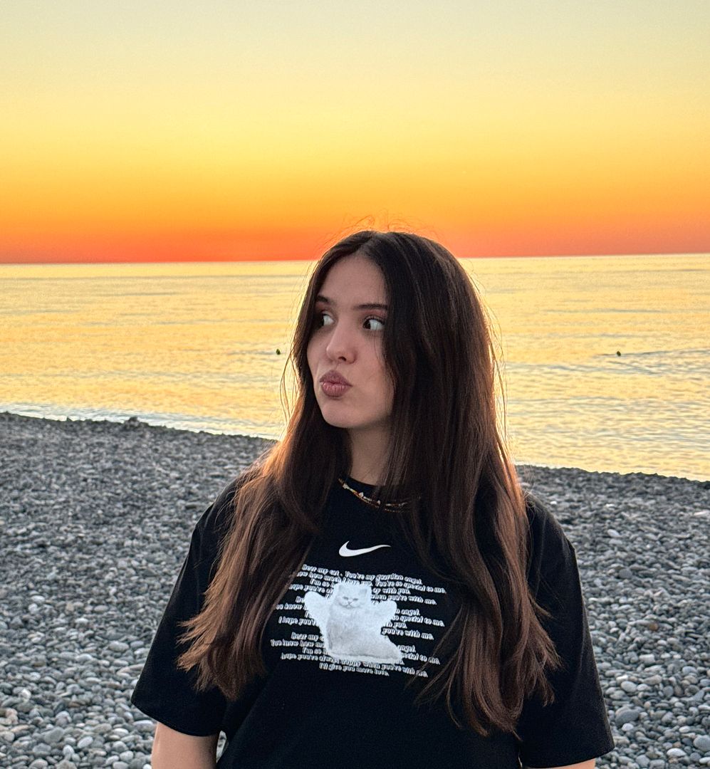 me on the beach 🧡