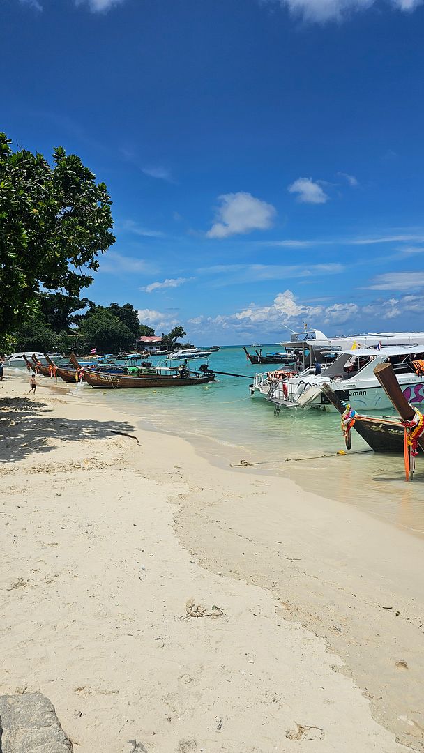 PhiPhiIsland