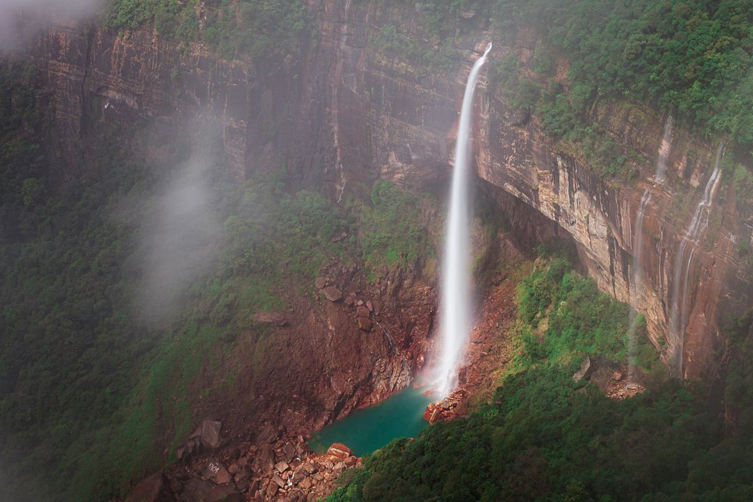 Nohkalikai Falls