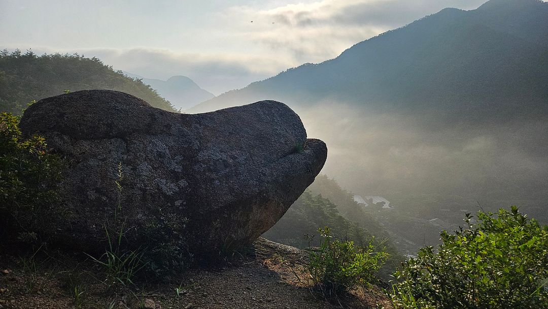 Seungmusan Mountain’s specialty, Dolphin Rock!  240810 Seungmusan Mountain Sangju Gyeongsangbuk-do South Korea