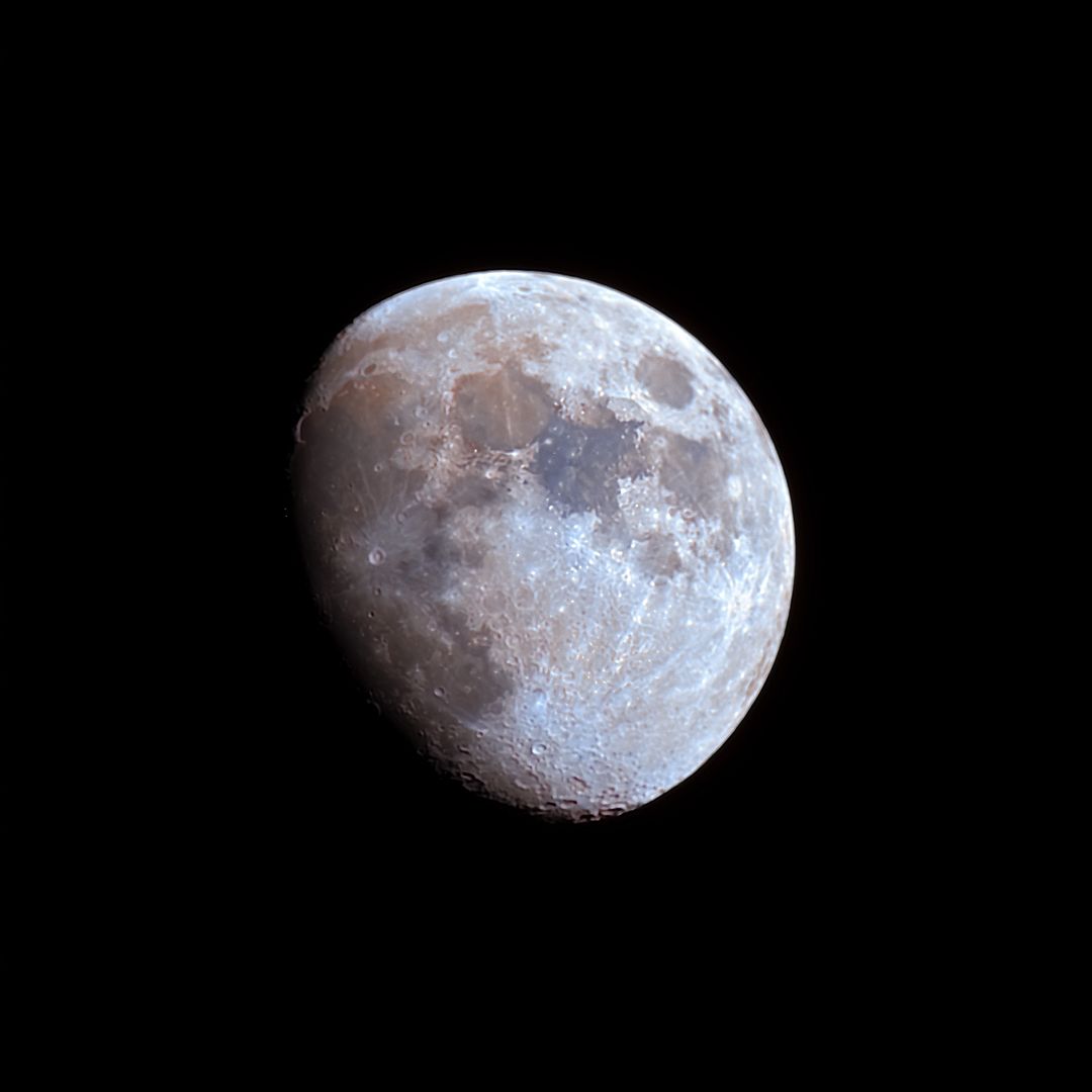 Moon-i85