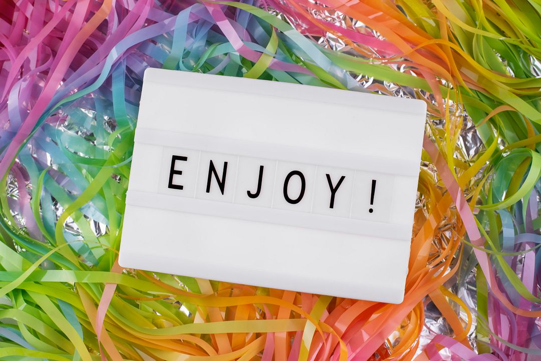 enjoy-message-lightbox-arrangement