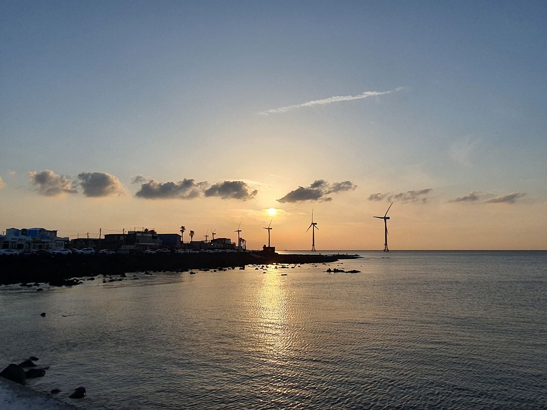 Sunset line in Pan-po, Jeju Island