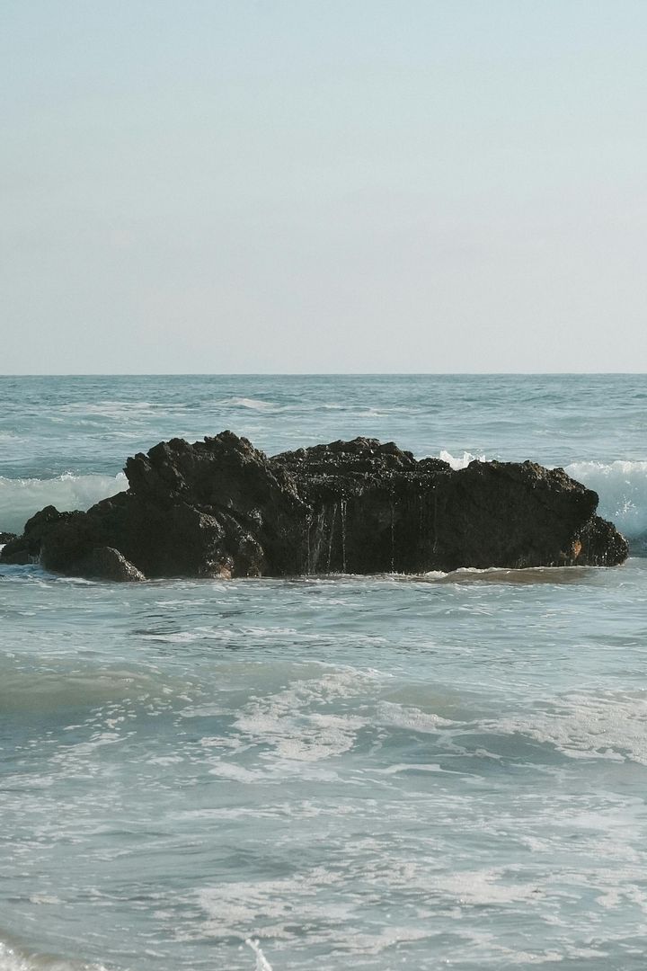 美丽的海岸礁石