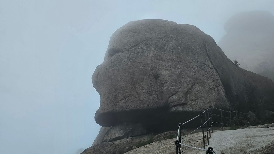 Human face rock guarding Baekundae  240720  Bukhansan Mountain, Seoul