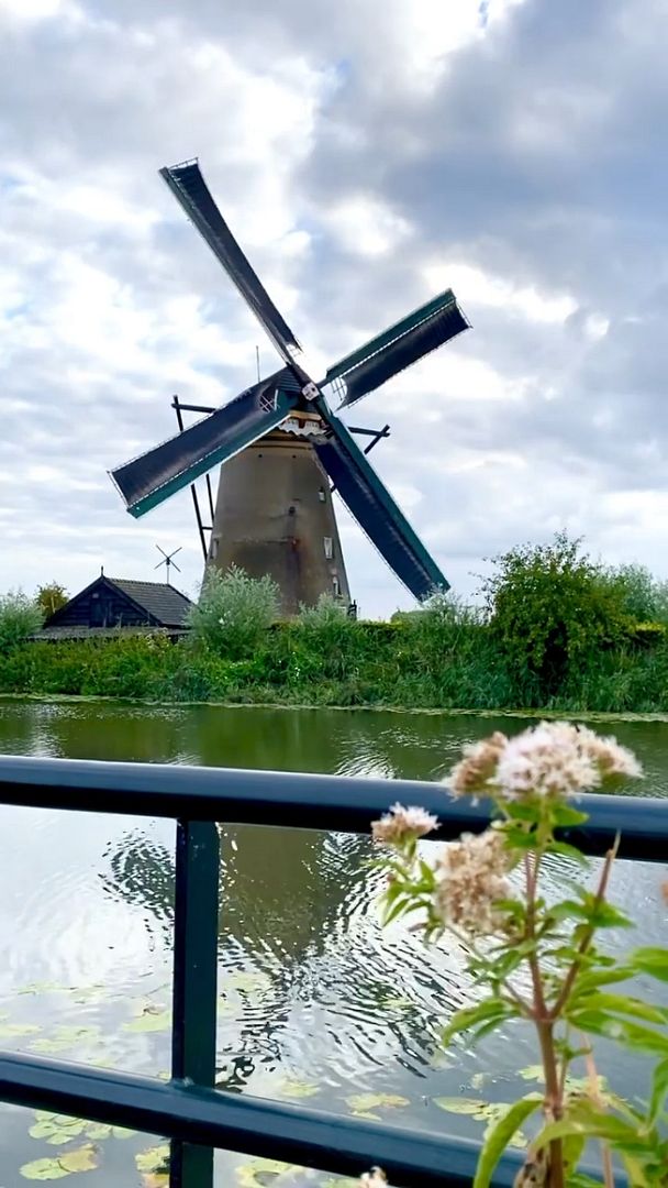 🌍 Village of Kinderdijk, Netherlands