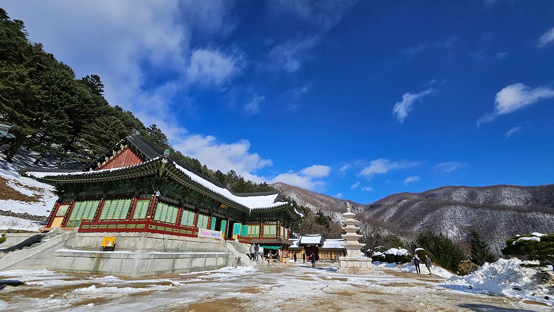 The dazzling view of Sangwonsa Temple in Odaesan 241130 Gangwon-do, Korea