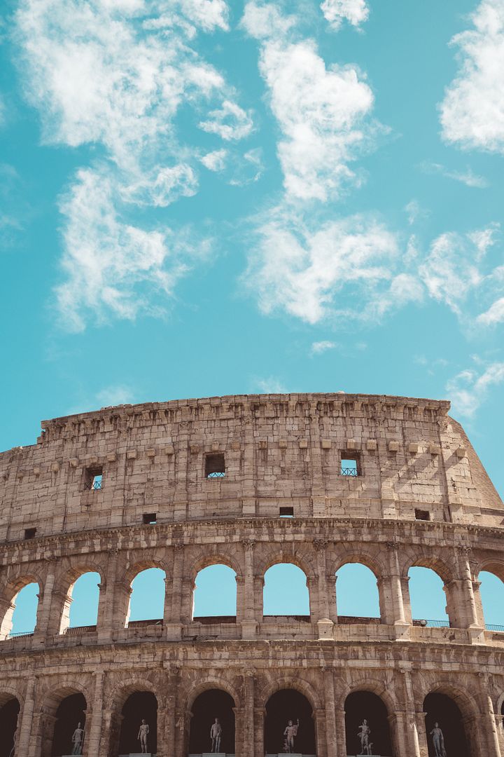 Colosseo Skies