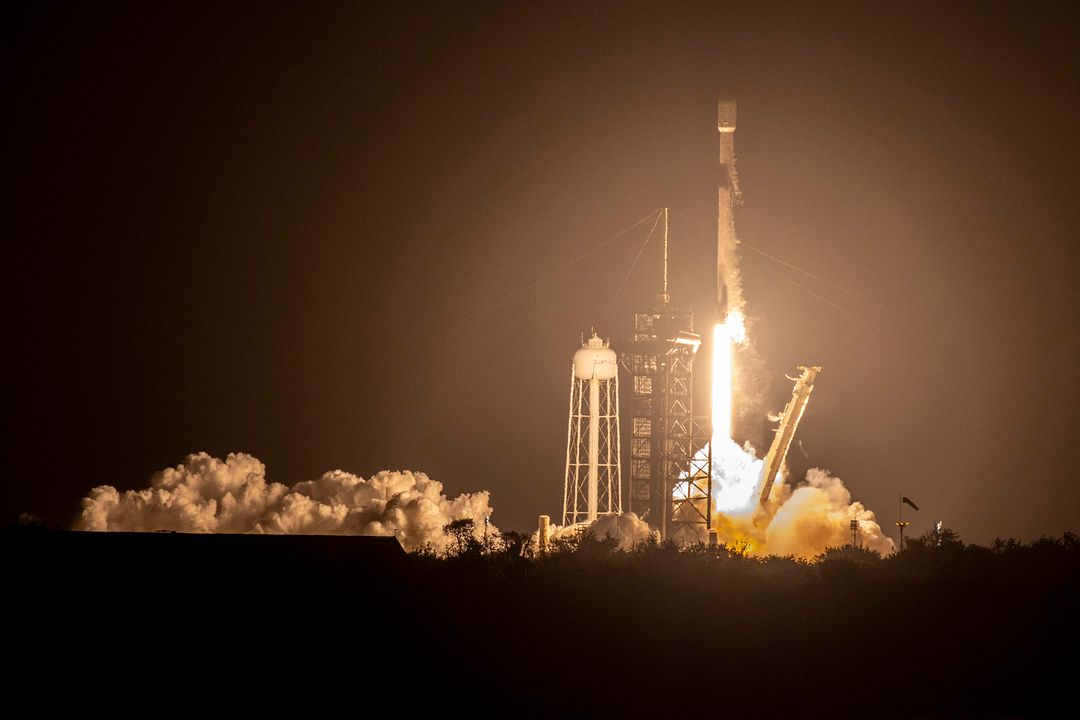 Falcon 9 launches Blue Moon and Haruko-R