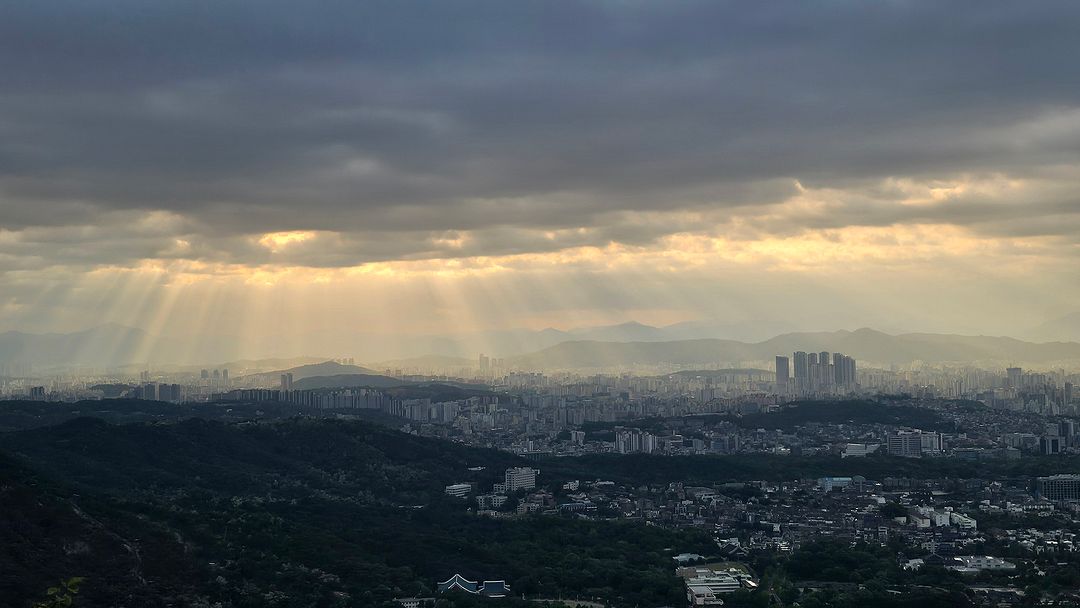 Blessings are coming!   Inwangsan, Seoul.. 240511