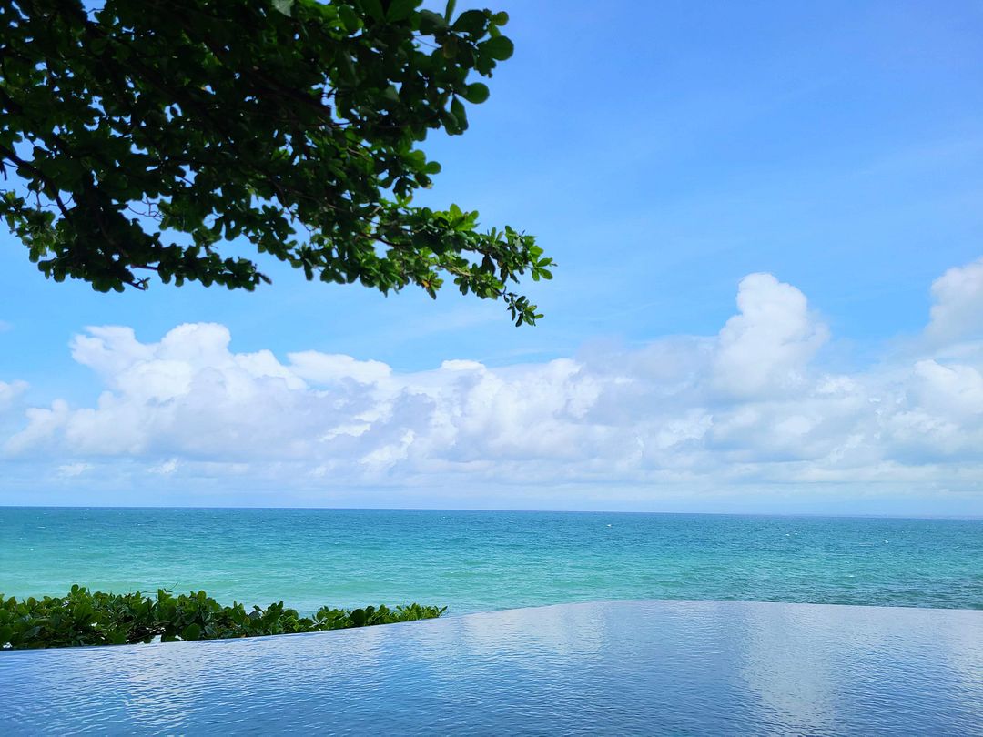 Sky&Sea&Pool_inBali