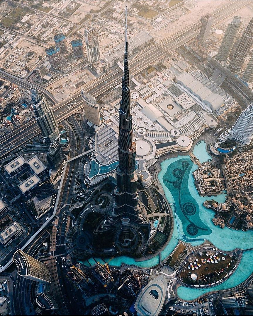 Panoramic view of Burj Khalifa