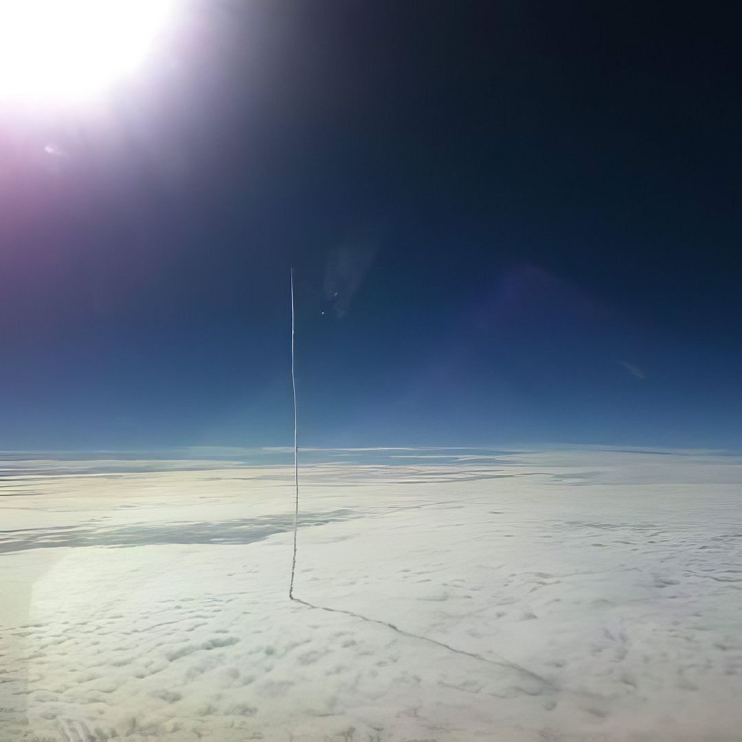 Rocket leaving earth - source: @MAstronomers