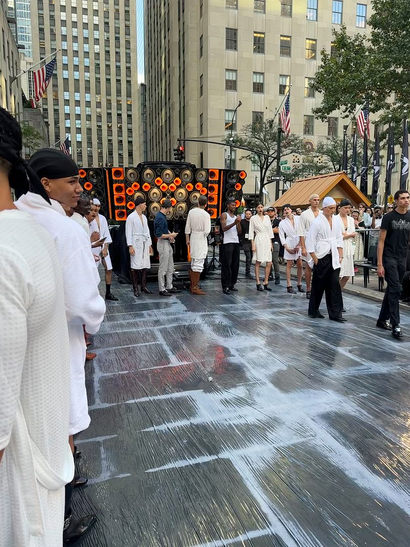 Luar rehearsals at Rockefeller Center