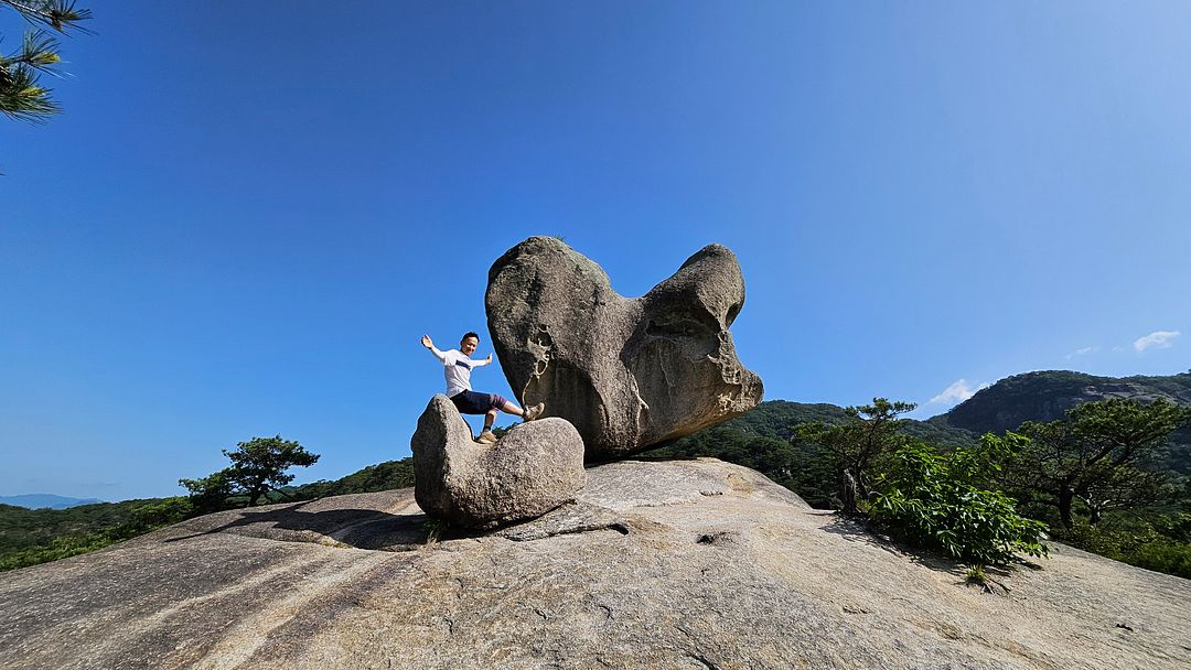 Gaeun Mountain's specialty,  Saebawi Rock... (a bird-shaped rock) 240518  Jecheon, Chungcheongbuk-do, South Korea