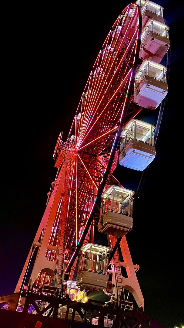 RJ24 - RiR Ferris Wheel