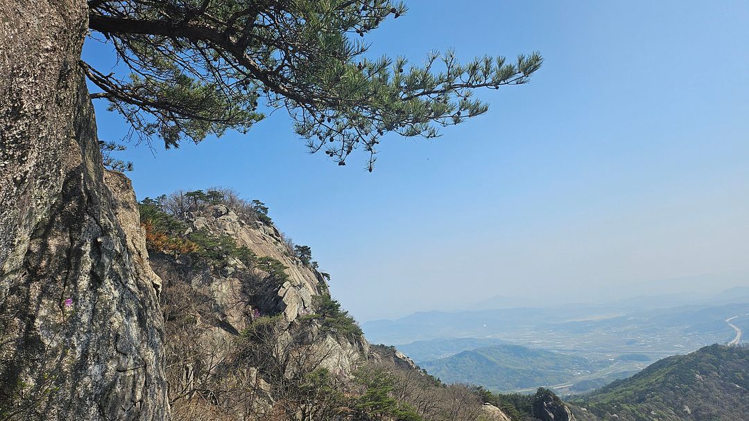 At Gapjangsan Mountain in Sangju, Korea... 240413