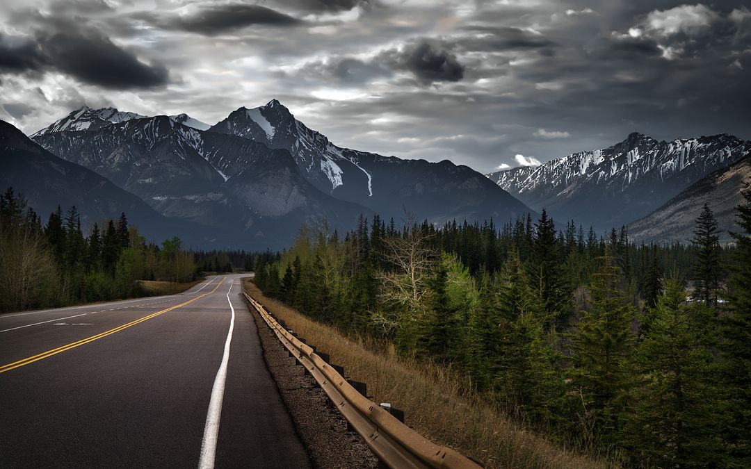 wallpapersden.com_canada-mountain-road_3840x2400