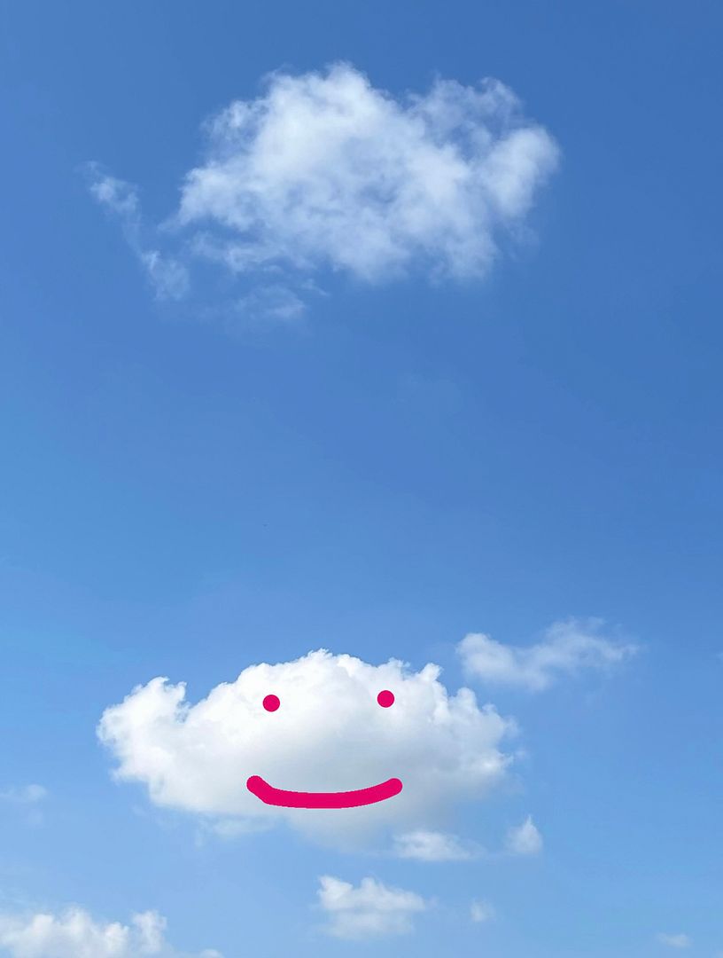 is this cloud smiling at me?