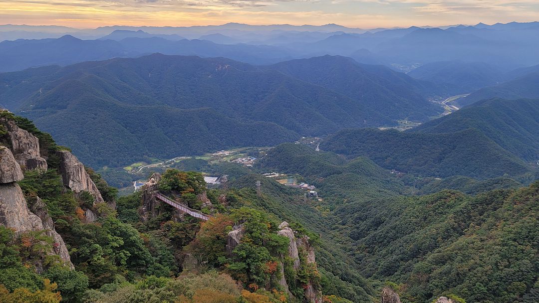 The fantastic scenery of Daedunsan Mountain.  221002. Geumsan, Chungcheongnam-do, South Korea